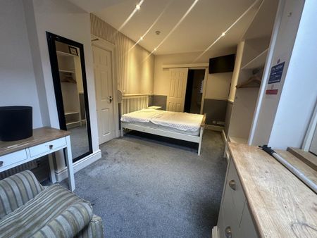 1 bedroom house of multiple occupation to rent - Photo 2