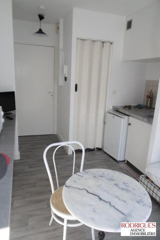 Location Appartement 1 pièce 13m² POITIERS 86000 - Photo 2