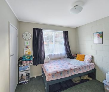 2 Bedroom in Maungaraki - Photo 2