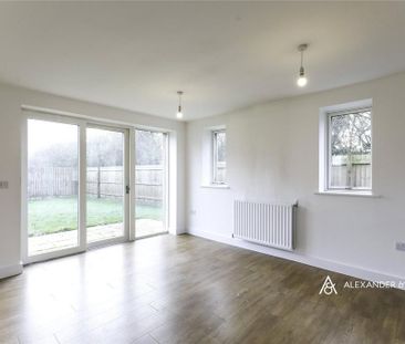 5 bedroom detached house to rent - Photo 2