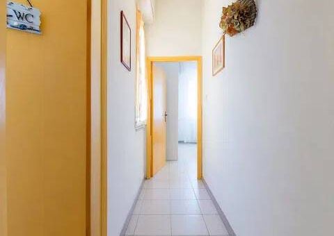 Trilocale via Degli Ontani, 54, Tirrenia, Pisa
