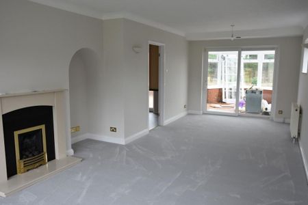 3 bedroom detached house to rent - Photo 3