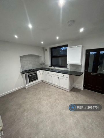 2 bedroom terraced house to rent - Photo 4