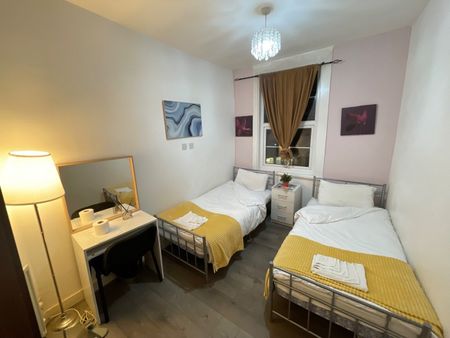 Room in a Shared Flat, Kilburn High Road, NW6 - Photo 3