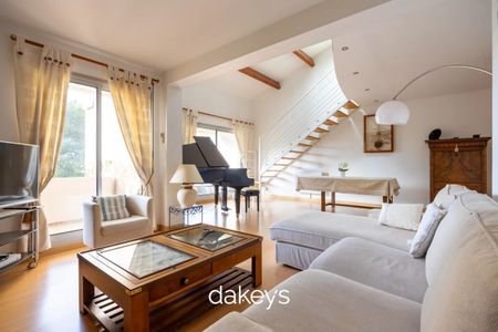 À louer – T5 meublé en duplex 135 m² avec terrasses, piscine & tennis – 13009 - Photo 3