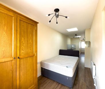 Studio to rent - Photo 2