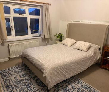 4 bedroom semi-detached house to rent - Photo 4