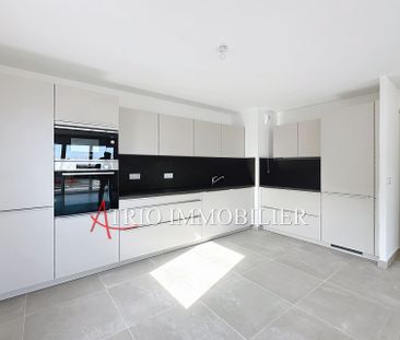 Location Appartement 3 pièces 61m² ST LAURENT DU VAR 06700 - Photo 3