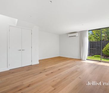 8a Russell St, Prahran - Photo 5