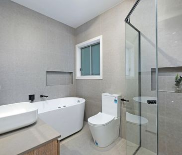 LUXURIOUS LIVING - Photo 6