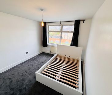 2 Bed Flat, Weston Drive, HA7 - Photo 5