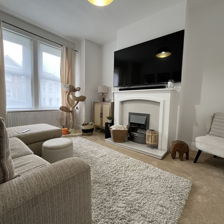 3 bed semi-detached house to rent in Gwynne Road, Poole, BH12 - Photo 1