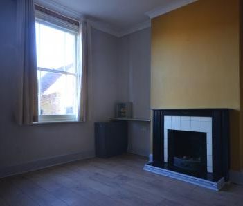 2 bedroom Terraced House To Let - Photo 2