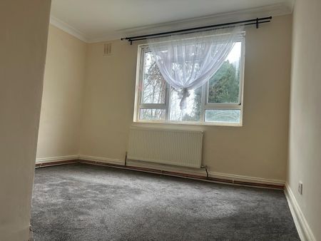 1 Bed Flat, Ravensbourne Park, SE6 - Photo 2