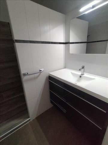 2 pièces - 48,71 m² - 3ème étage - Colocation non autorisée - Photo 2