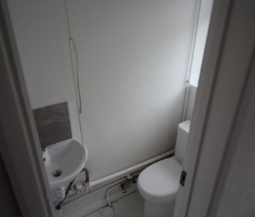4 bed house to rent in Forest Road, Colchester - Photo 2