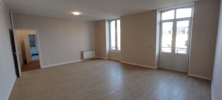 Location Appartement 3 pièces 99m² ARGENTON SUR CREUSE 36200 - Photo 2