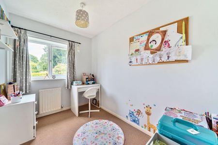 Pegasus Close, Haslemere, Surrey, GU27 - Photo 4