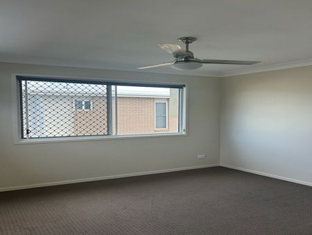 Modern 2 Bedroom Townhouse - Photo 3