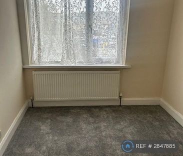 3 bedroom end of terrace house to rent - Photo 1