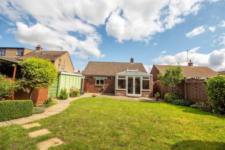 Leeway Avenue Great Shelford Cambridge - Photo 2