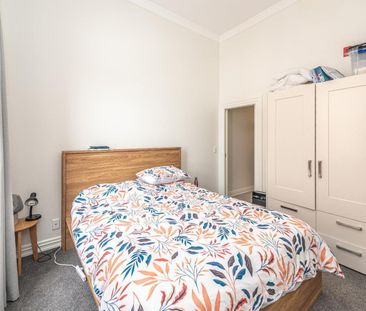 Sophisticated city living - Photo 2