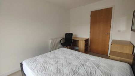 2 bedroom flat to rent - Photo 4