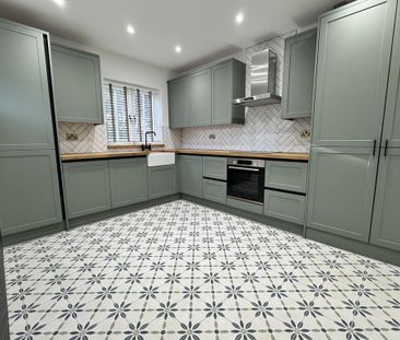 4 bedroom detached house to rent - Photo 1