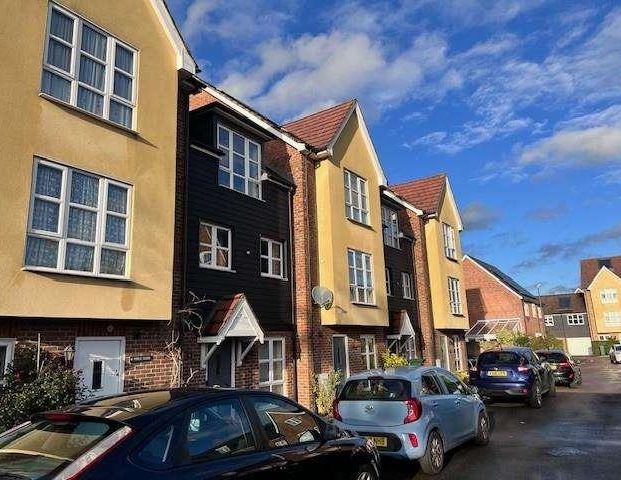 Poole Close, Aylesbury, HP21 - Photo 1