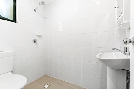 Charming, Low-Maintenance Terrace in Vibrant Redfern - Photo 4