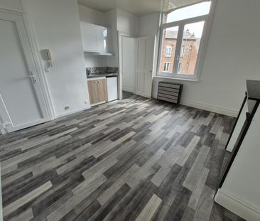 Location Appartement 1 pièce 22m² CAMBRAI 59400 - Photo 2