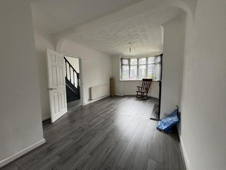 3 bedroom semi-detached house to rent - Photo 2