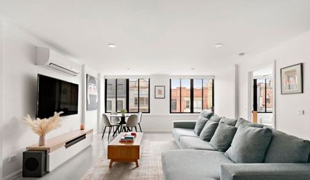 Central 2 bedroom apartment - Photo 2