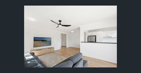 Ultimate Broadwater Lifestyle - North facing - Prime Location - Unfurnished - Photo 5