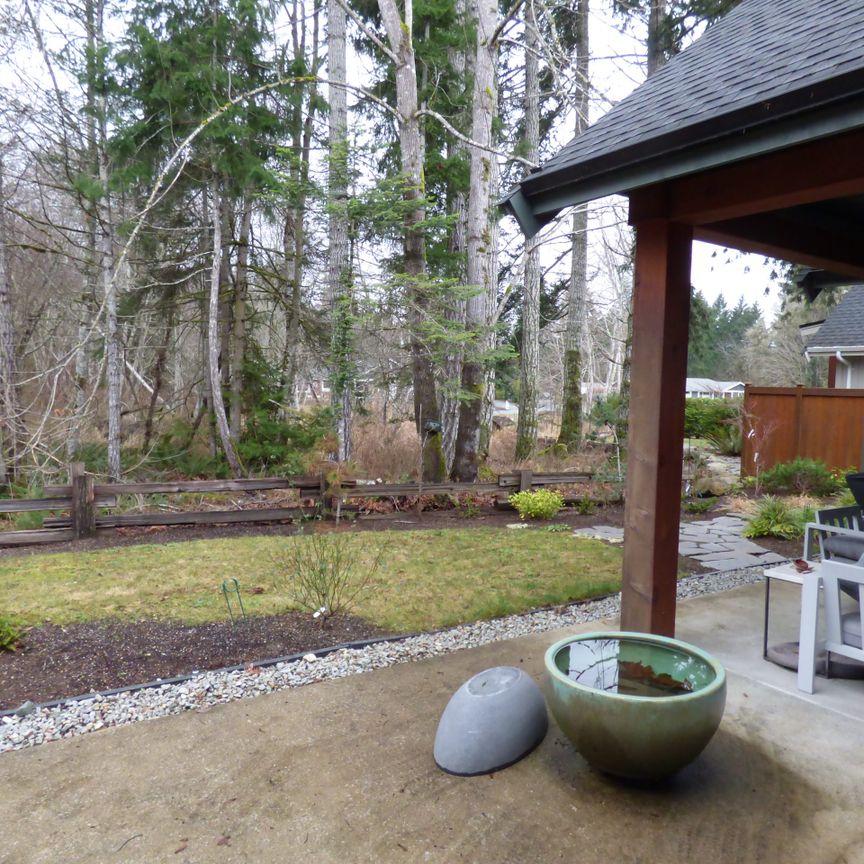 3 Bedroom 2 Bathroom Executive Home Qualicum Beach - Photo 1