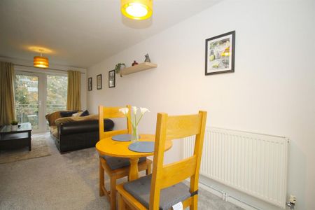 2 bedroom apartment to rent - Photo 2