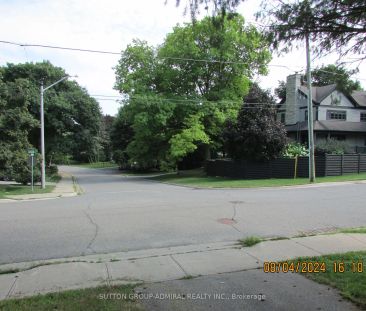 Detached Home For Lease | N9237422 - Photo 3