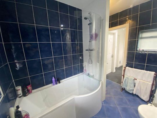 St Chads View (room 5), Headingley , Leeds - Photo 1