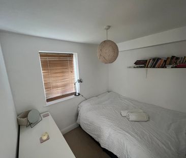 Studio Flat, Newland House, SE14 - Photo 4
