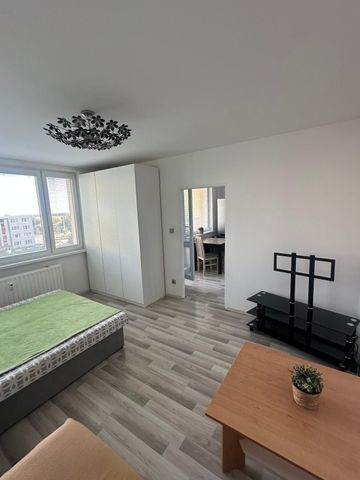 Na prenájom svetlý a zariadený 1 izbový byt o celkovej výmere 32m2 s lodžiou – Fotografia 2
