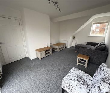 2 bedroom end of terrace house to rent - Photo 3
