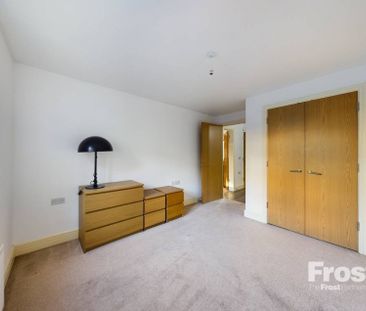 Wapshott Road, Staines-upon-Thames, Surrey,TW18 - Photo 4