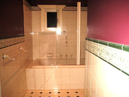 5-bedroom shared house / townhouse, hOUNSLOW AVE COWANDILLA - Photo 4