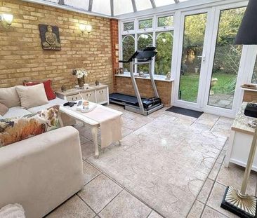 Knaphill, Surrey, GU21 - Photo 1