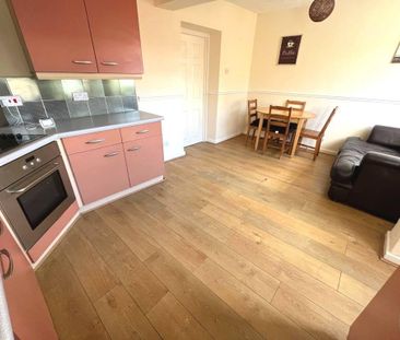 2 bedroom terraced house to rent - Photo 4