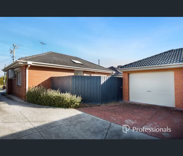 1/1079 North Road, Hughesdale, Vic 3166 - Photo 2