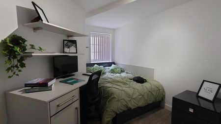 4 bedroom flat to rent - Photo 4