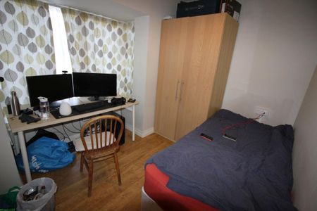 4 bedroom terraced house to rent - Photo 4