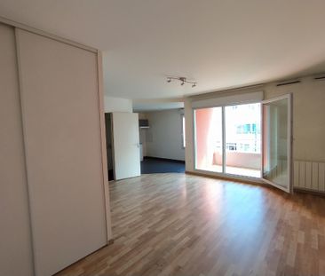 Location Appartement 1 pièce 41m² - Photo 3