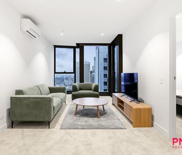 Fully furnished and with Stunning city views - Photo 2